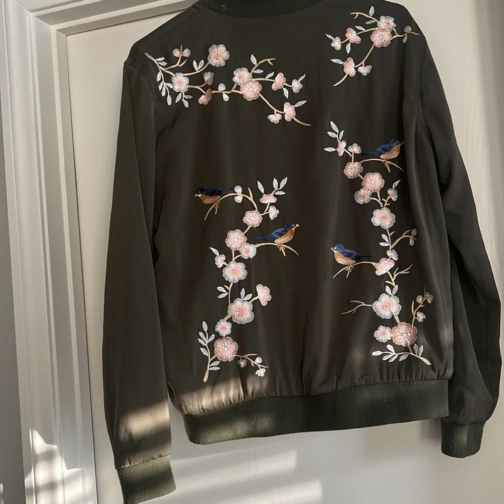 Thin lined jacket - Picture 2 of 4